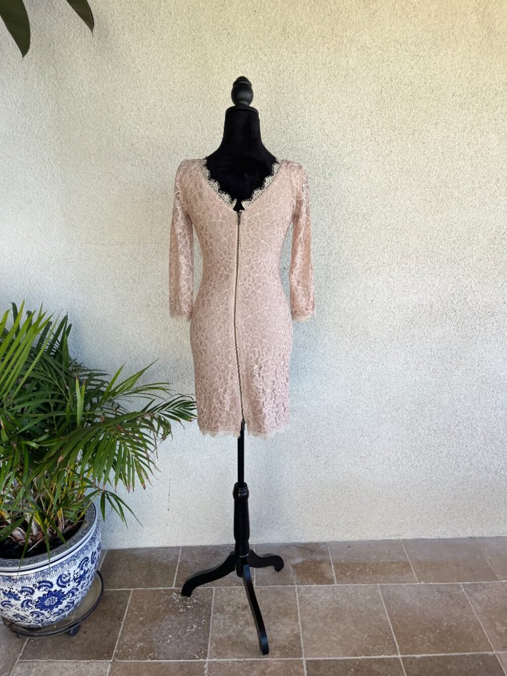 Light Cream Dress - Picture 3 of 7